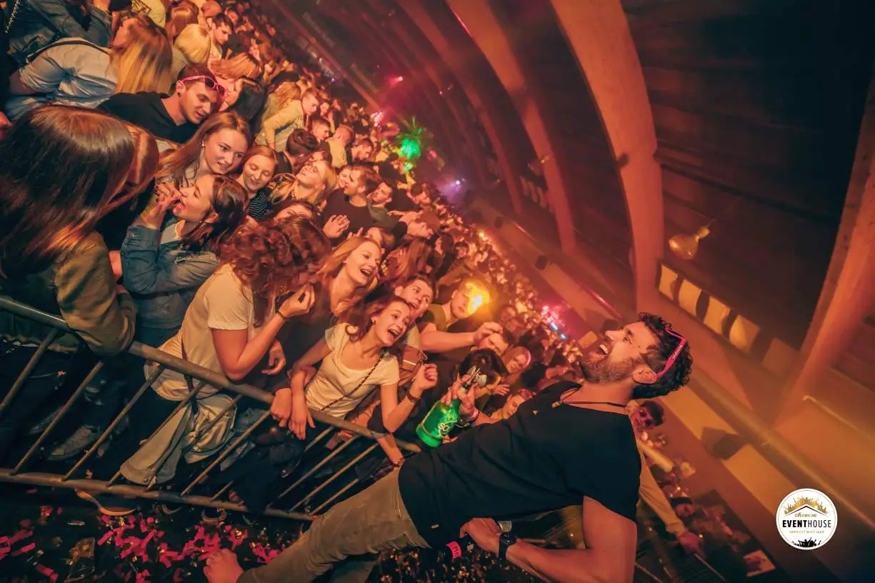 59745767_2012617492182780_9208194893741031424_n